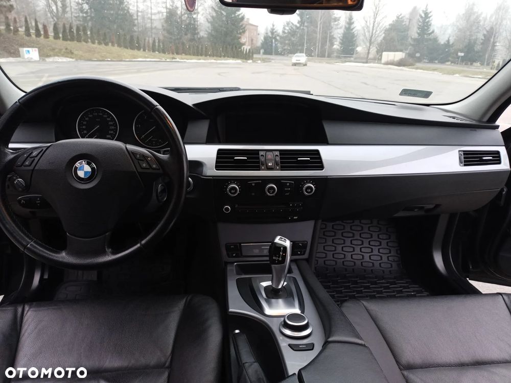 BMW Seria 5 525d - 7