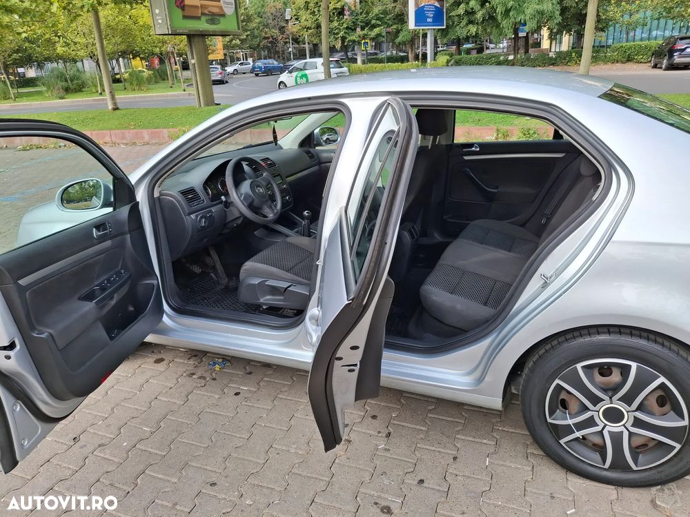 Volkswagen Jetta 1.6 TDI DPF Comfortline - 9