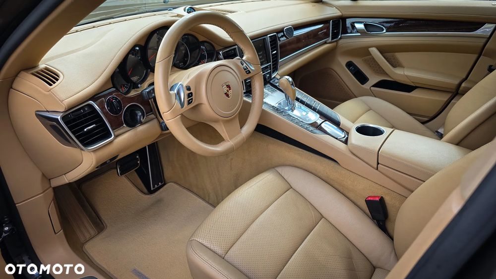 Porsche Panamera 4S - 15