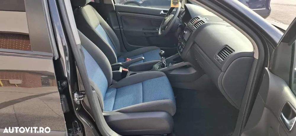 Volkswagen Golf - 5