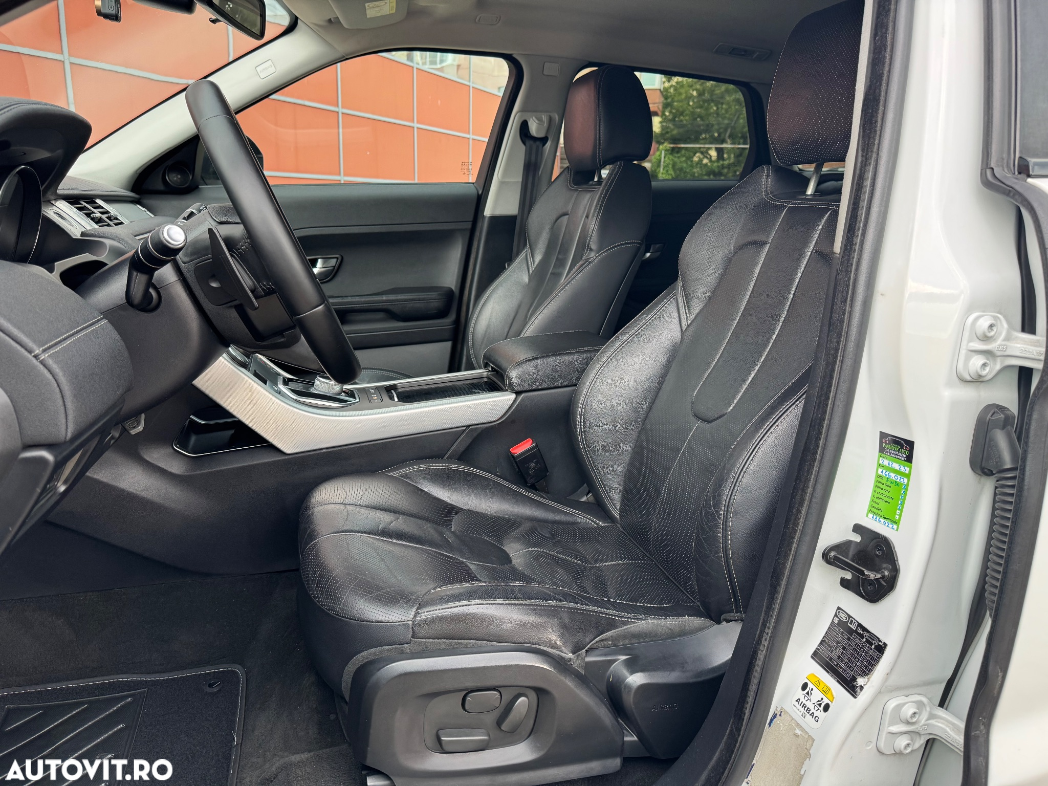 Land Rover Range Rover Evoque - 12