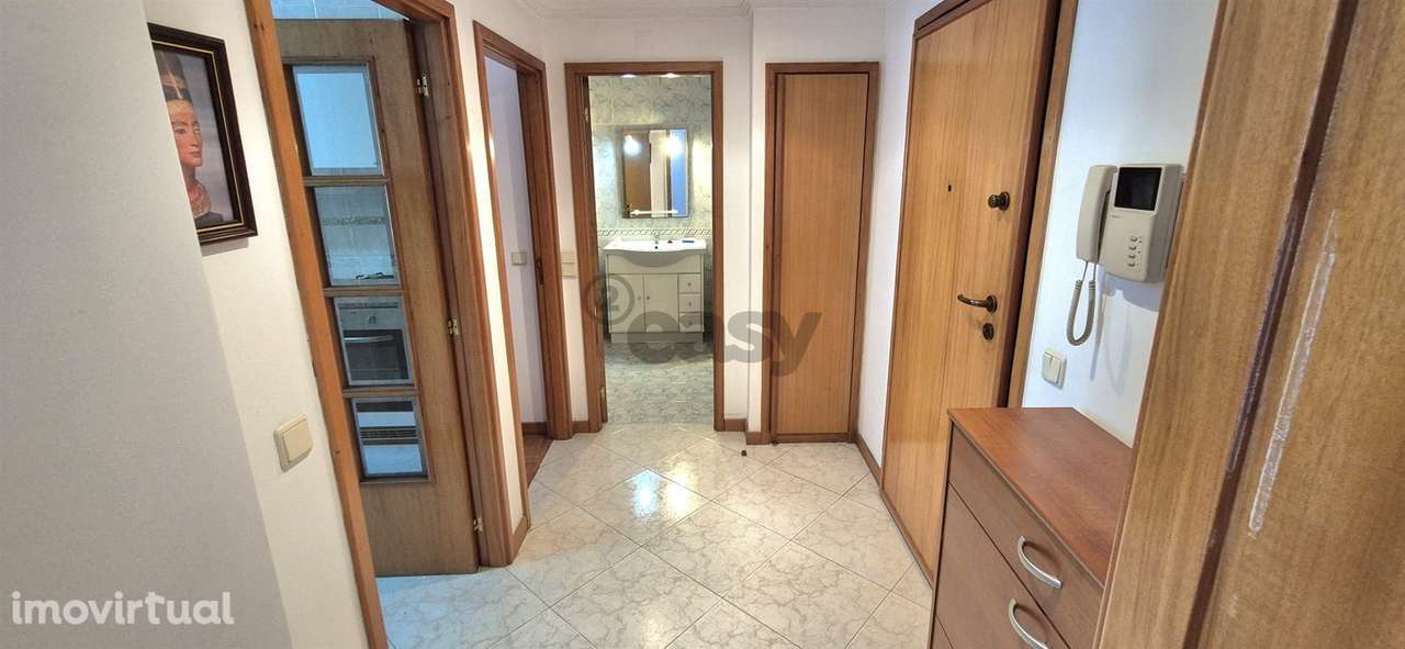 T1 em Vila Nova de Gaia com parqueamento e varanda - Grande imagem: 2/33