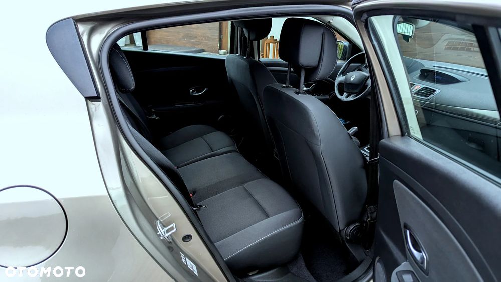 Renault Megane 1.6 16V Dynamique - 10