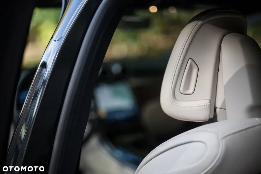 Mercedes-Benz GLC - 32