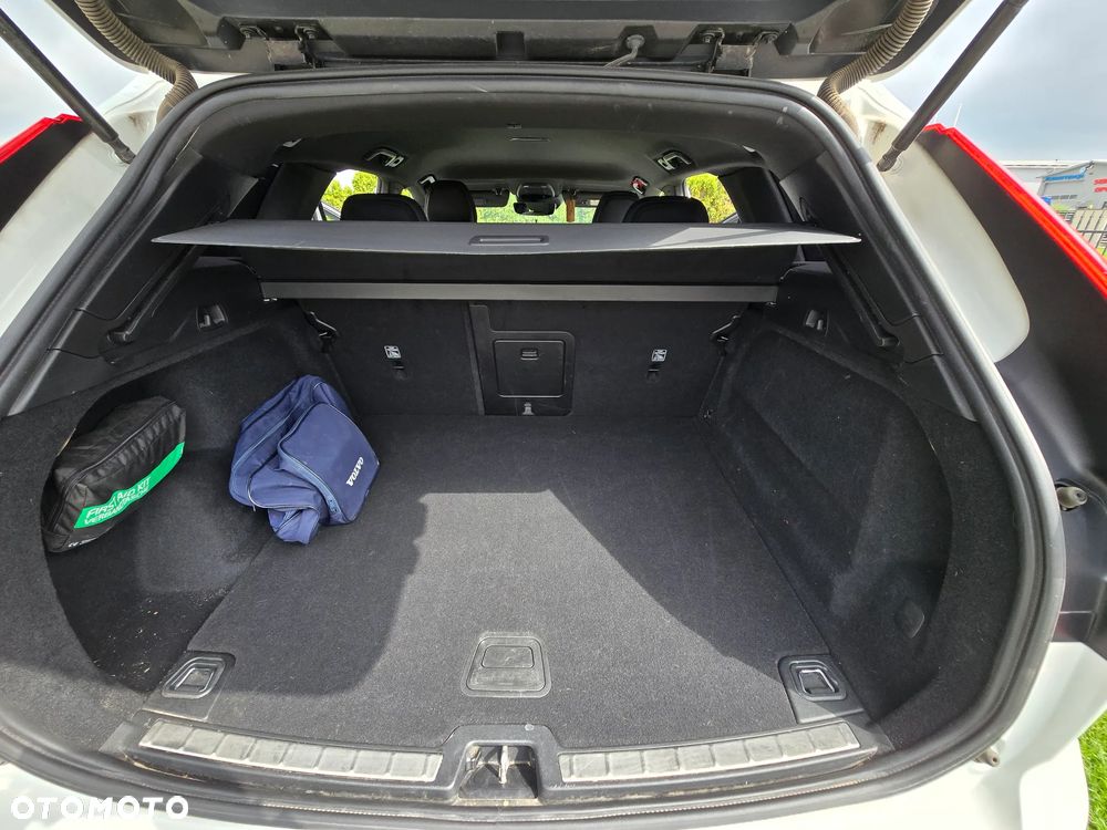 Volvo XC 60 D3 R-Design - 17