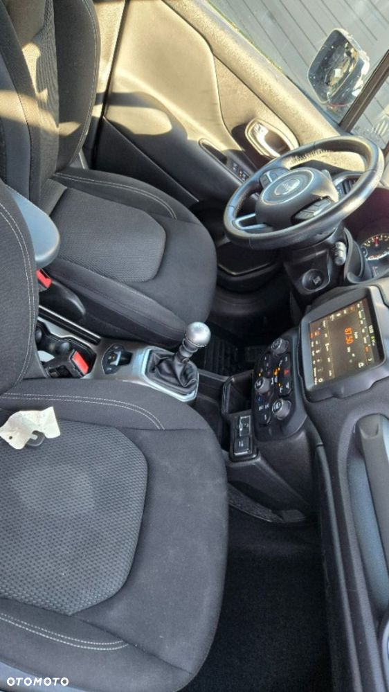 Jeep Renegade - 36
