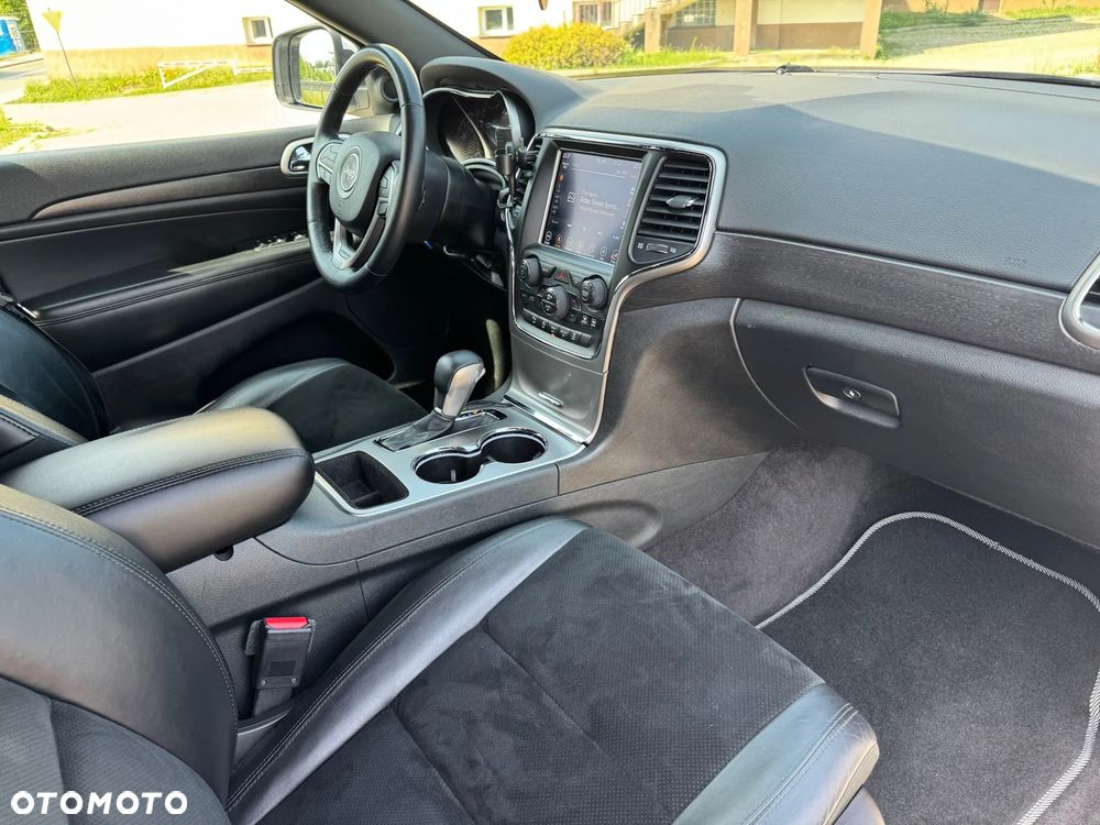 Jeep Grand Cherokee - 14