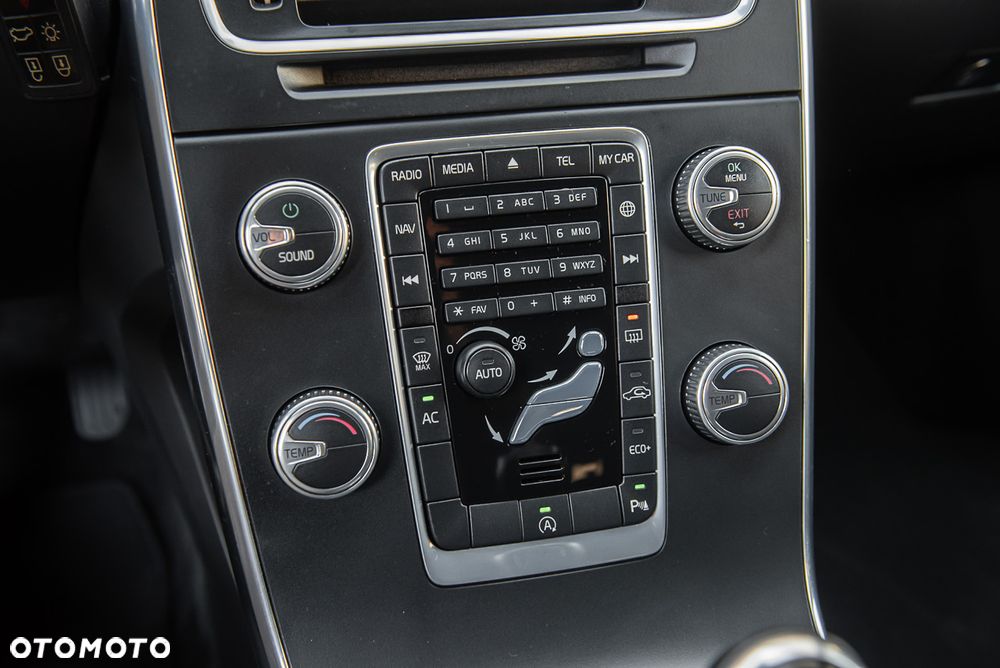 Volvo V60 D4 Geartronic Summum - 22