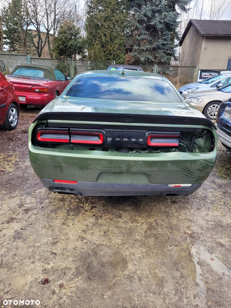 Dodge Challenger 6.4 Scat Pack - 16