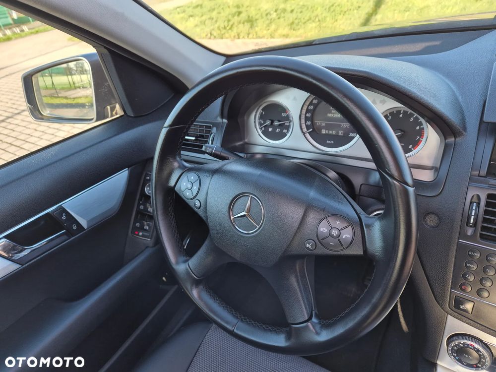 Mercedes-Benz Klasa C 180 T Kompressor Automatik BlueEFFICIENCY Avantgarde - 27