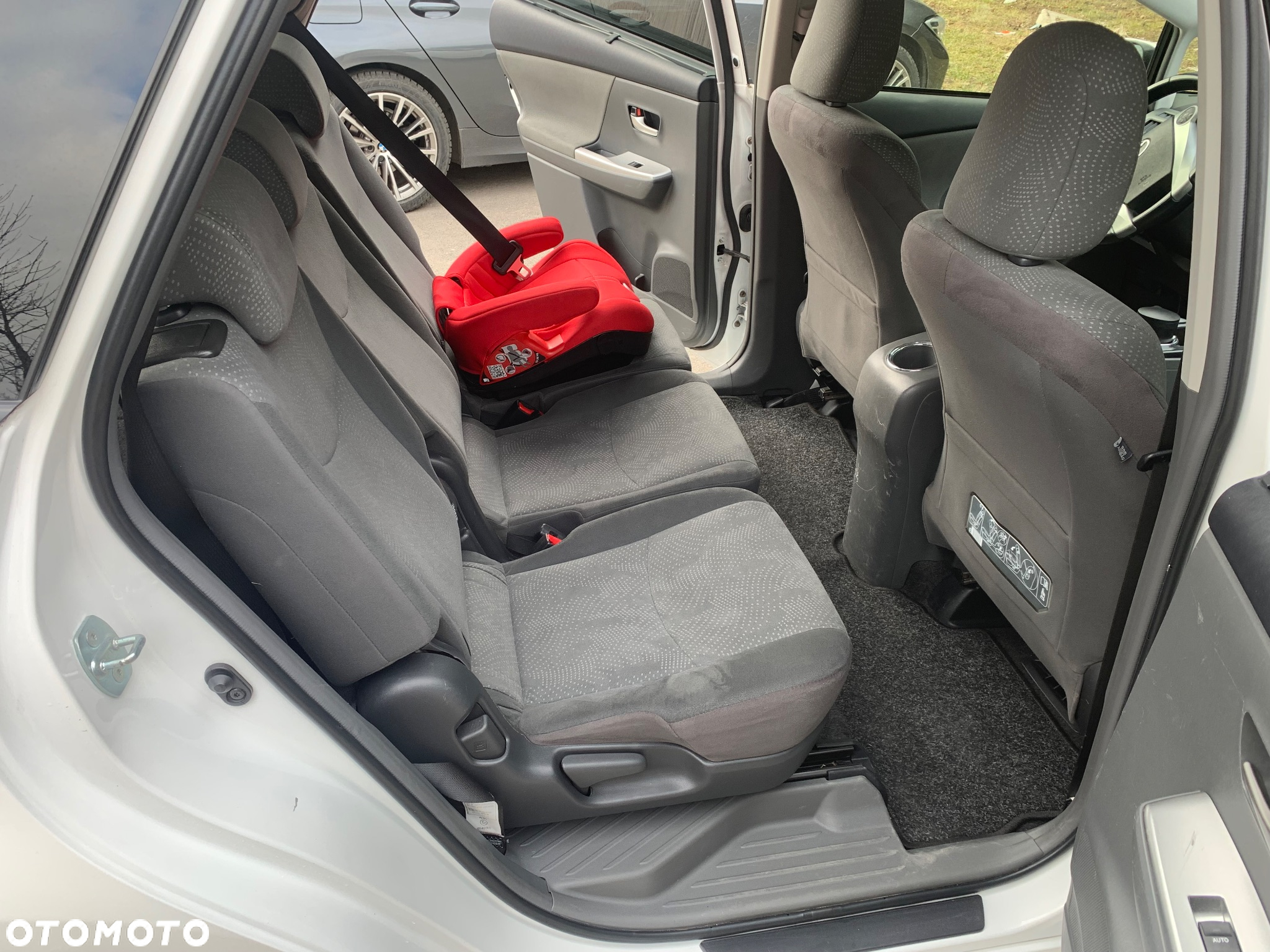 Toyota Prius+ (Hybrid) - 15