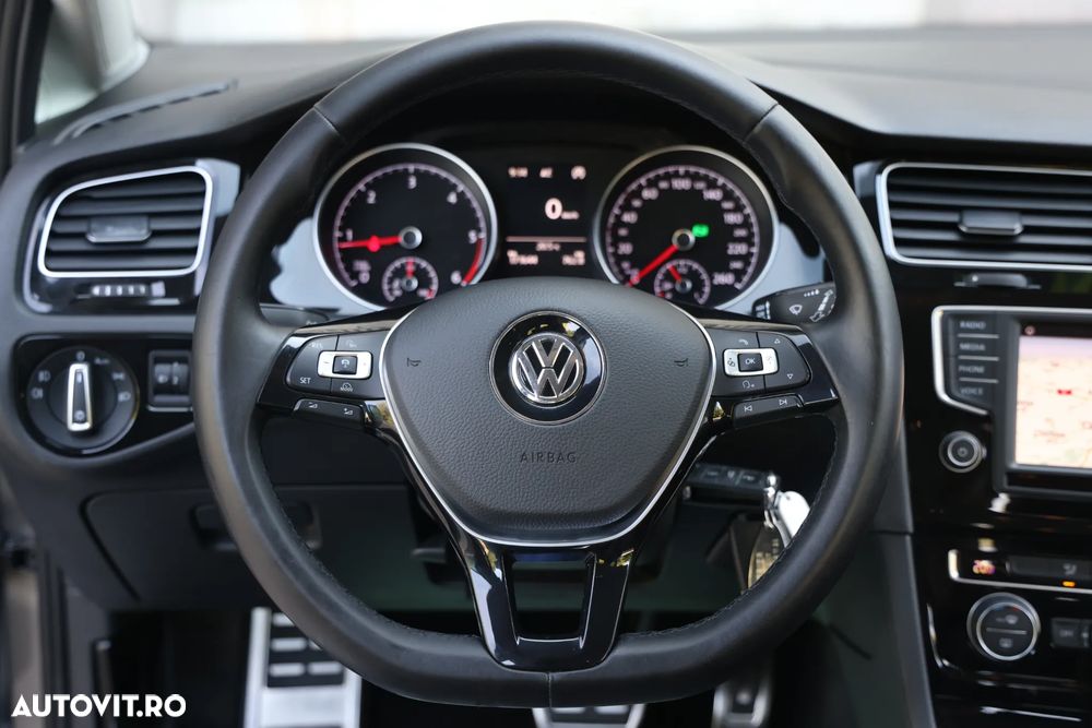 Volkswagen Golf 1.6 TDI DPF BMT DSG Comfortline - 26