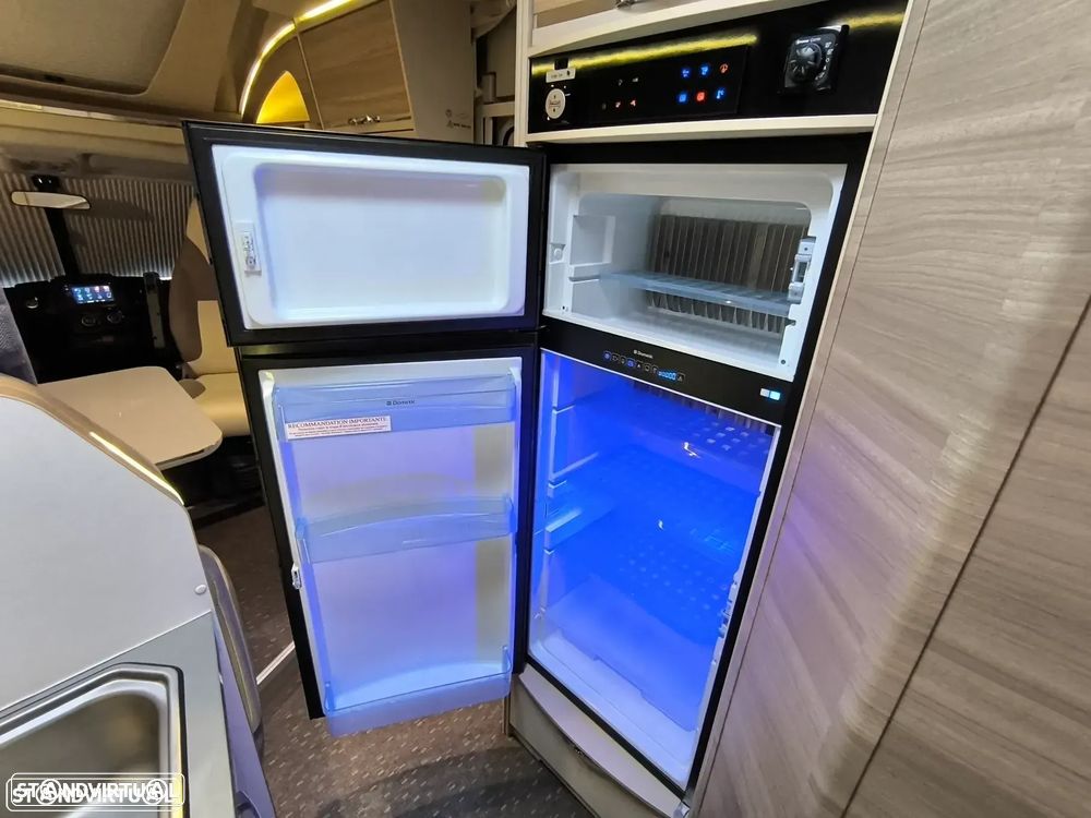 Adria Matrix M670SC 50 Anos 5lugares Cama central e basculante - 23