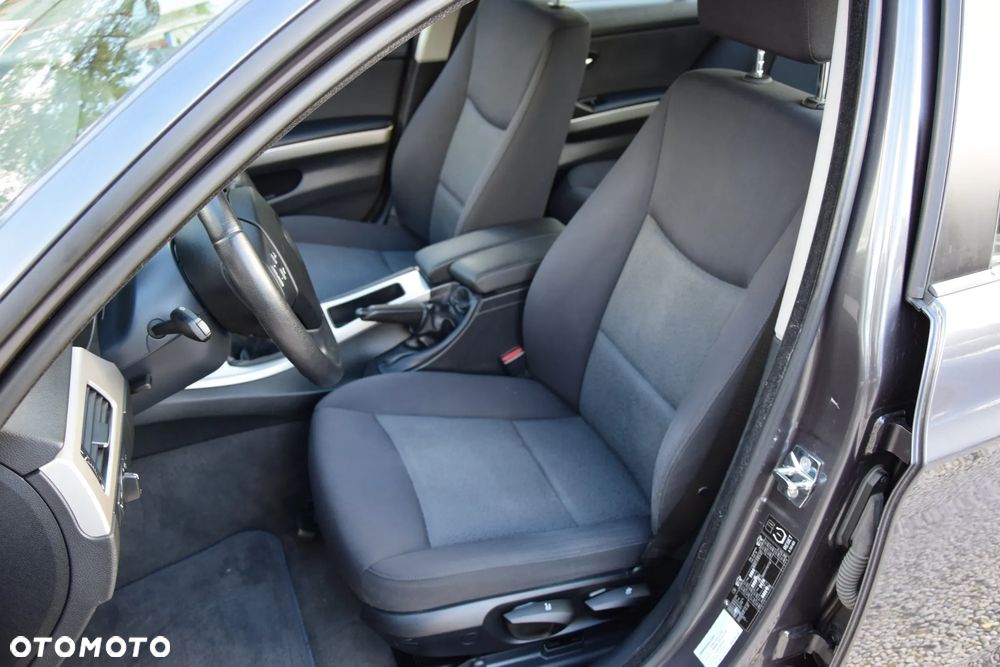 BMW Seria 3 318i - 20