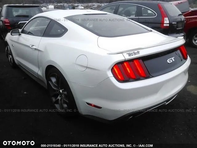 Ford Mustang 5.0 V8 GT - 26