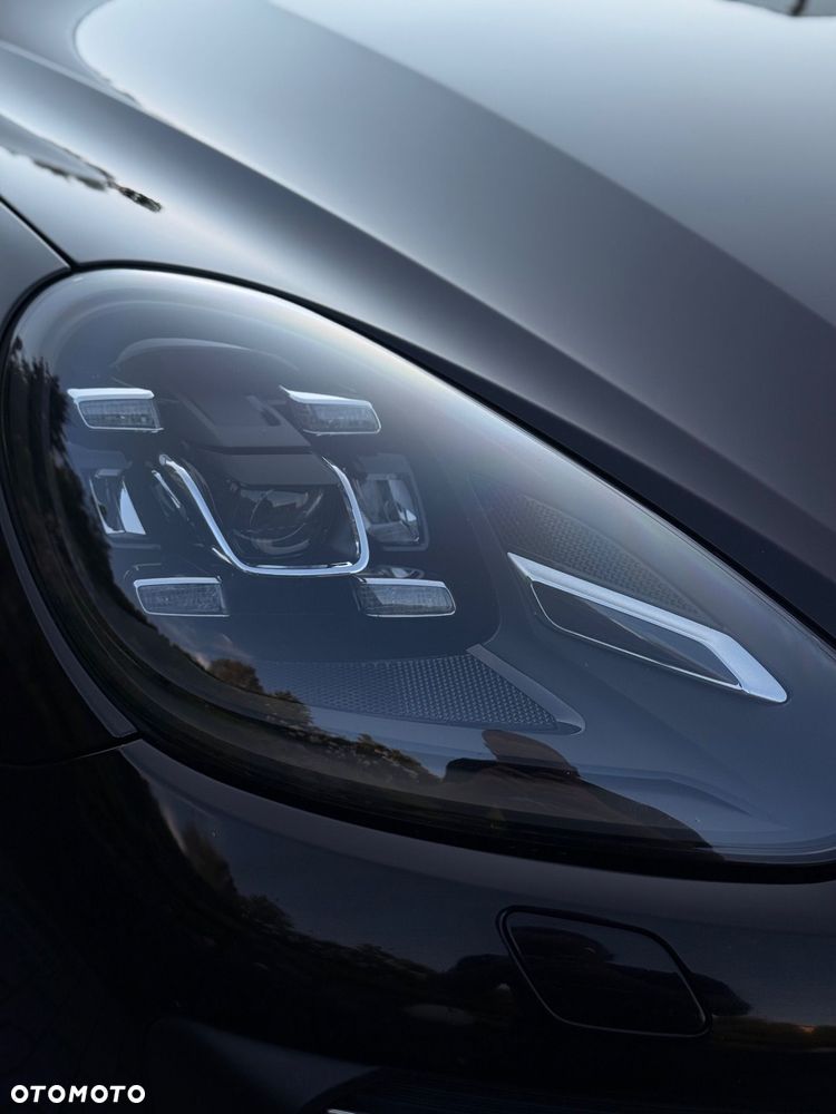 Porsche Cayenne Turbo - 21
