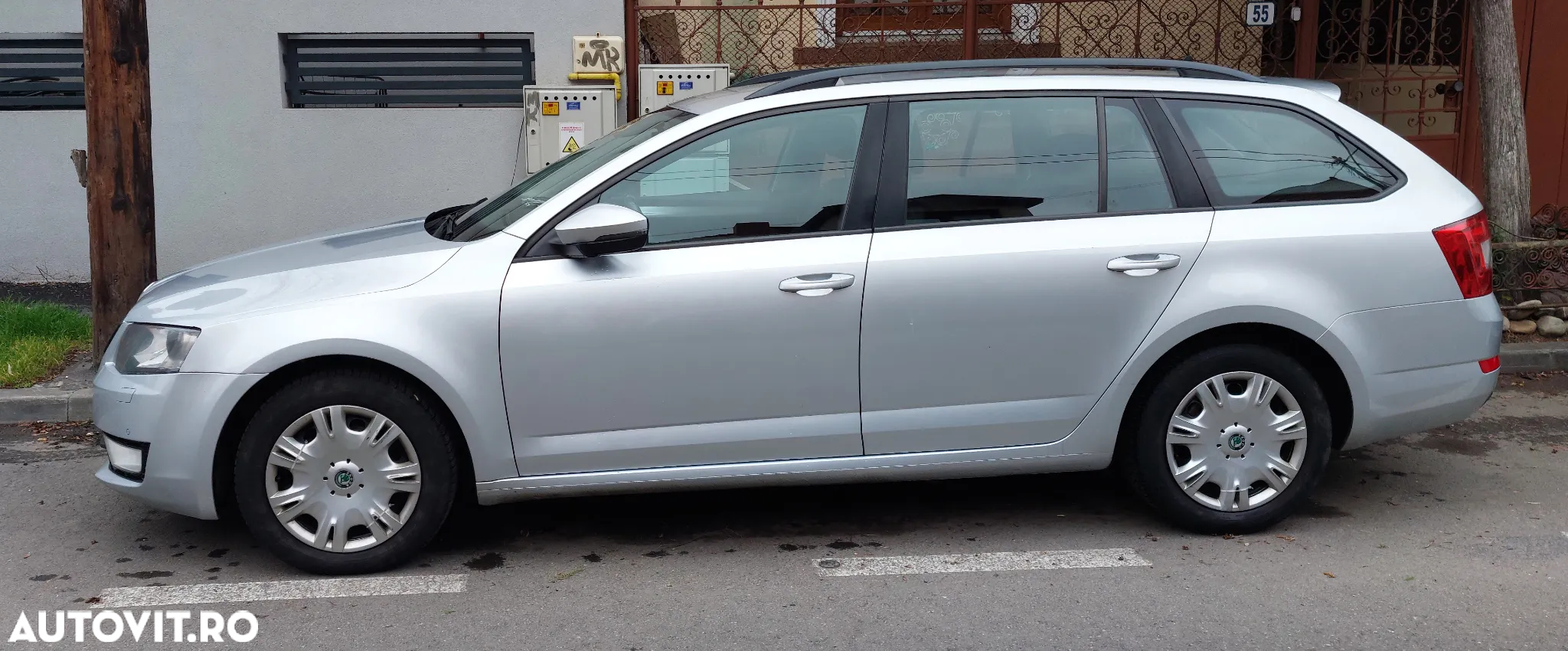 Skoda Octavia 2.0 TDI AMBITION DSG - 3