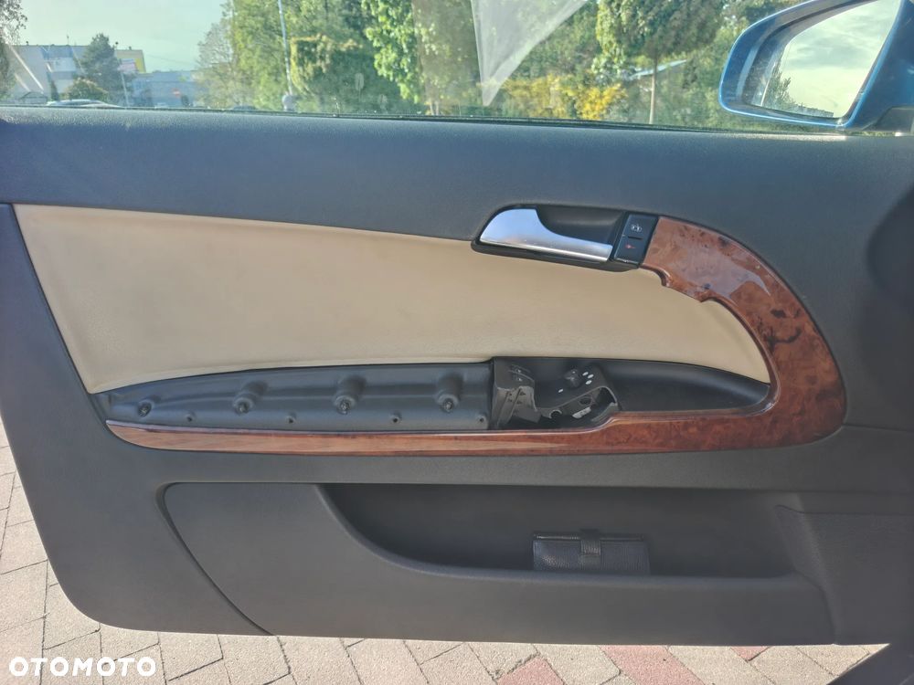 Audi A3 3-drzwiowe 2.0 FSI Ambiente Tiptronic - 15