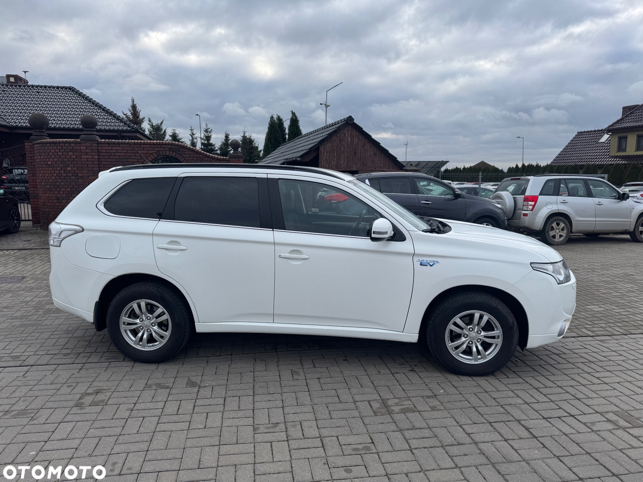 Mitsubishi Outlander 2.0 4WD Plug-In Hybrid - 7