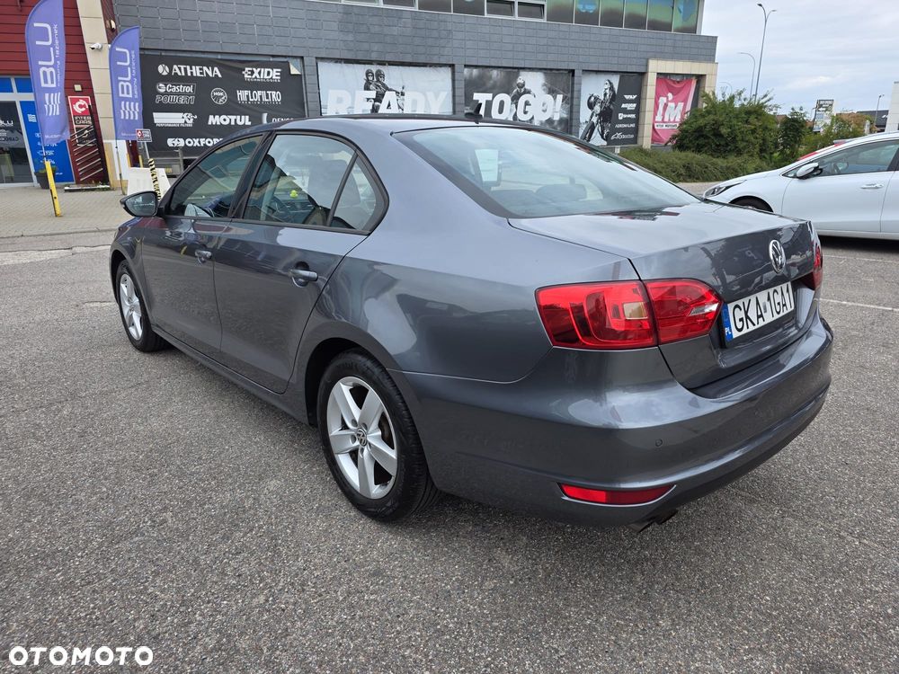 Volkswagen Jetta 1.4 TSI Comfortline - 23