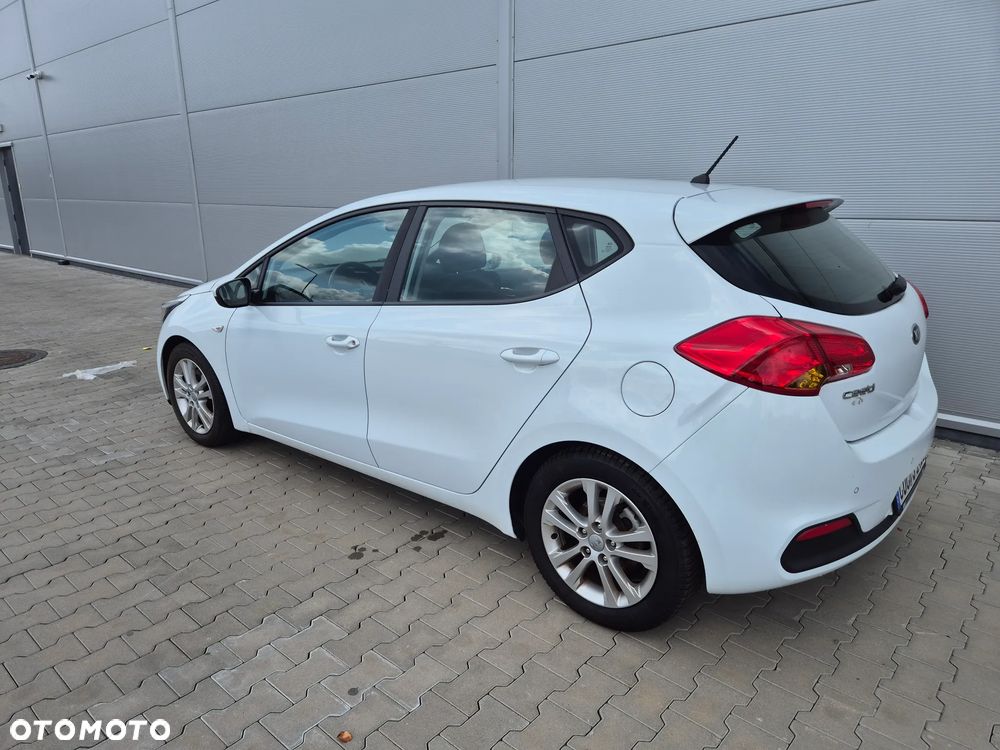 Kia Ceed 1.4 L - 12