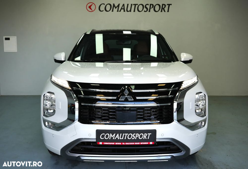 Mitsubishi Outlander - 2
