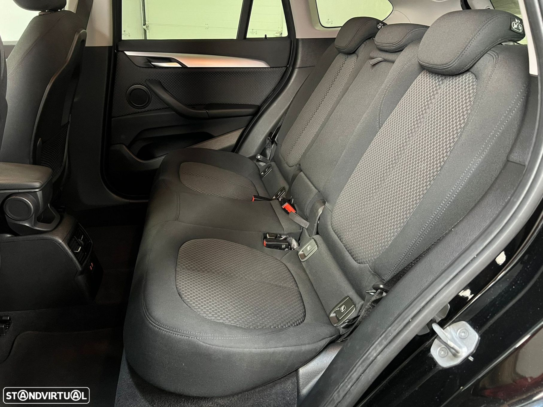 BMW X1 25 e xDrive Corporate Edition - 7