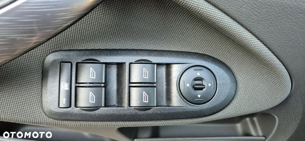 Ford C-MAX 1.8 Ambiente - 19