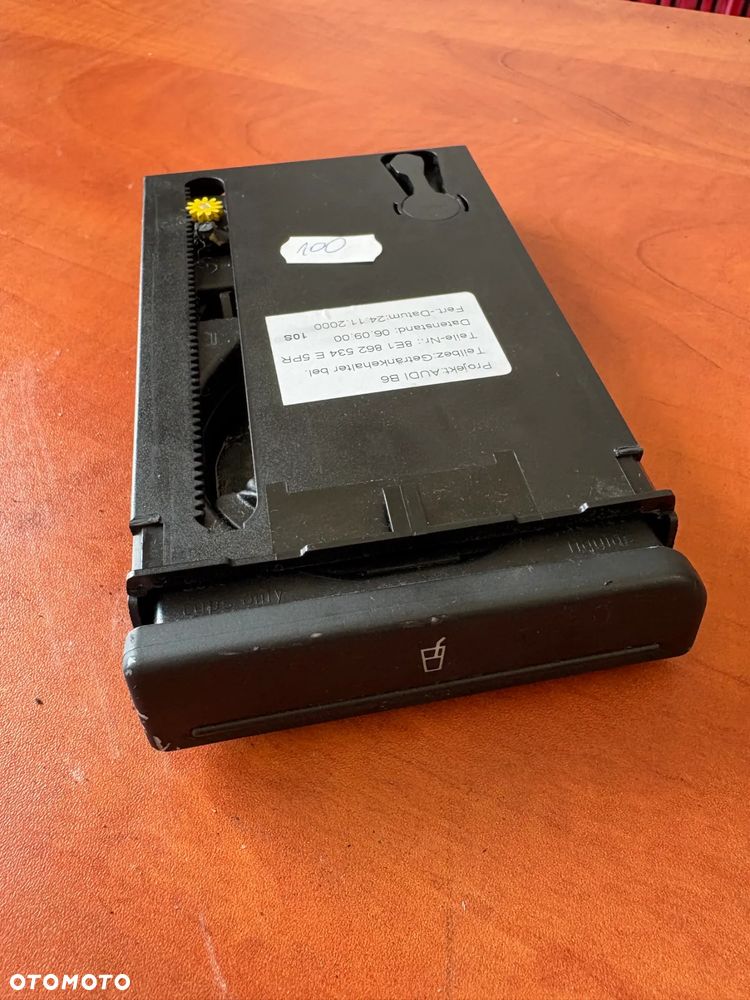 AUDI A4 B7 UCHWYT NA KUBEK 8E1862534 - 1