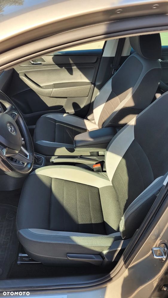 Skoda RAPID 1.2 TSI Joy - 16