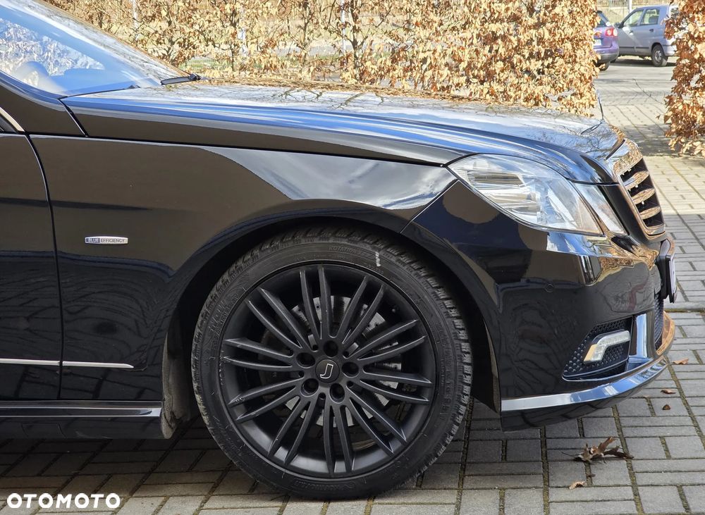 Mercedes-Benz Klasa E 350 CGI BlueEFFICIENCY 7G-TRONIC Avantgarde - 33