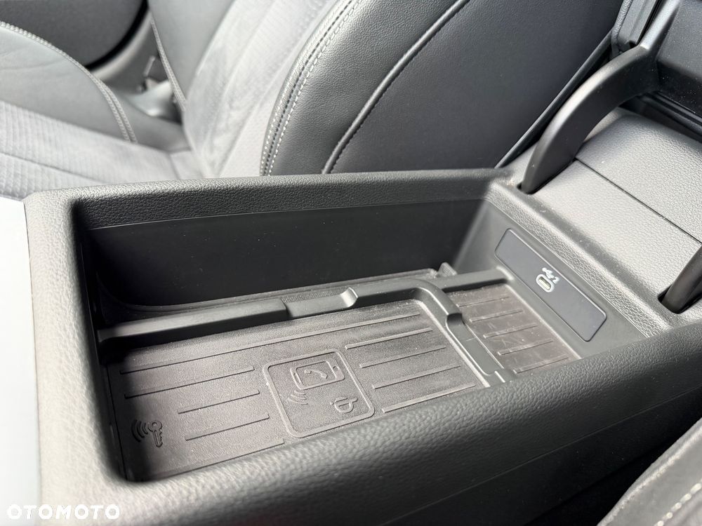 Audi A4 Avant 40 TDI quattro S tronic S line - 32
