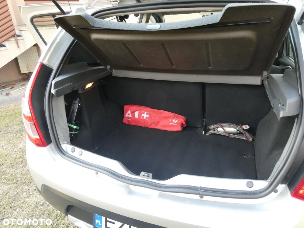 Dacia Sandero 1.5 dCi Laureate - 13