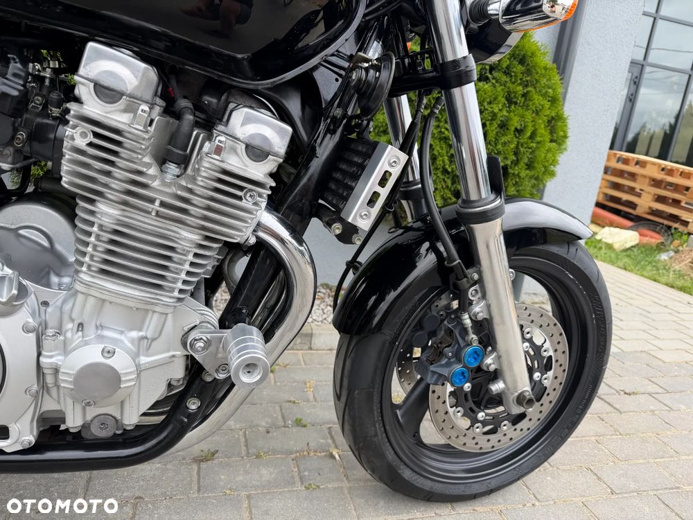 Yamaha XJR - 19