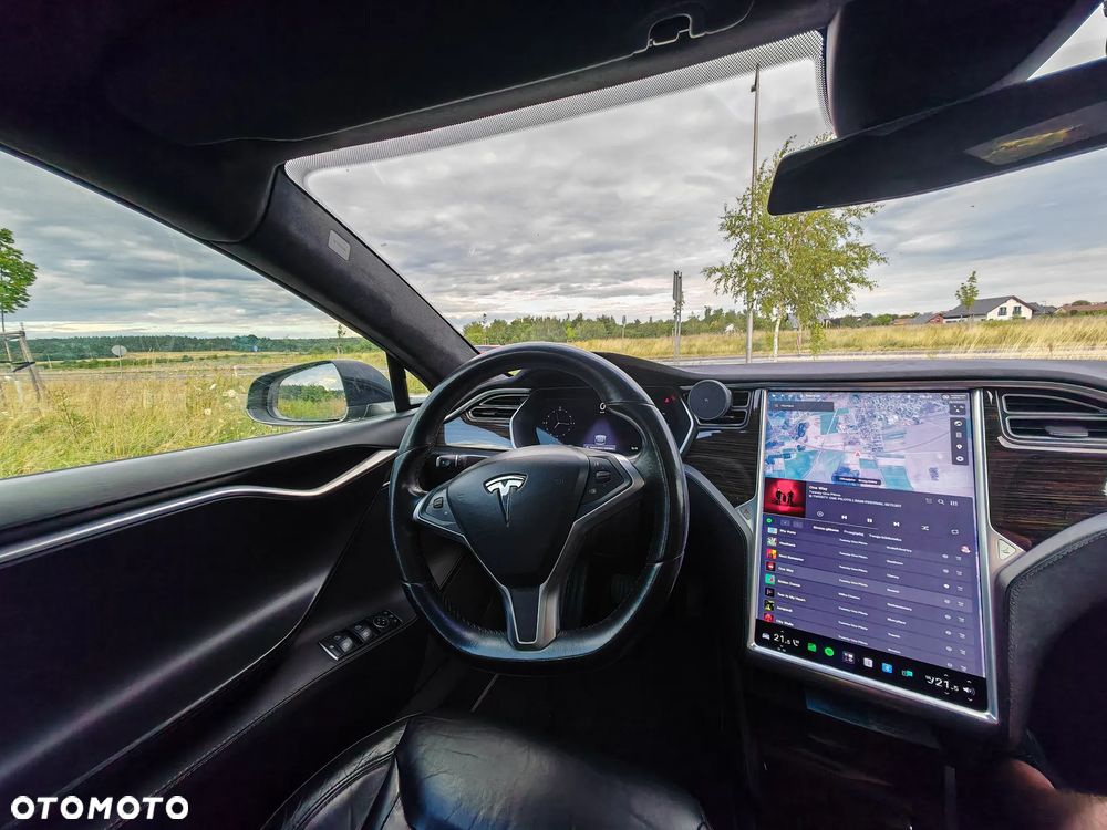 Tesla Model S 85 D - 16