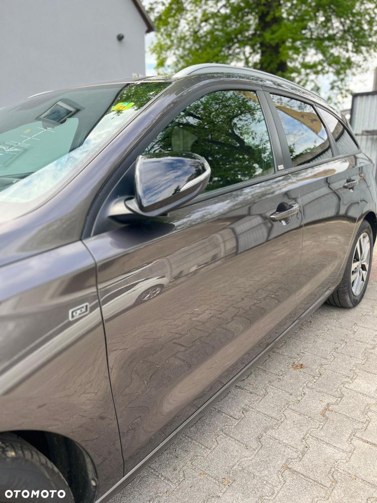 Hyundai i30 1.4 Passion Plus - 5
