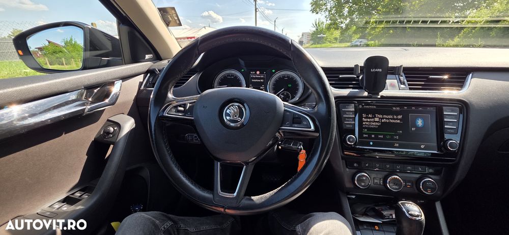 Skoda Octavia 2.0 TDI DSG L&K - 6