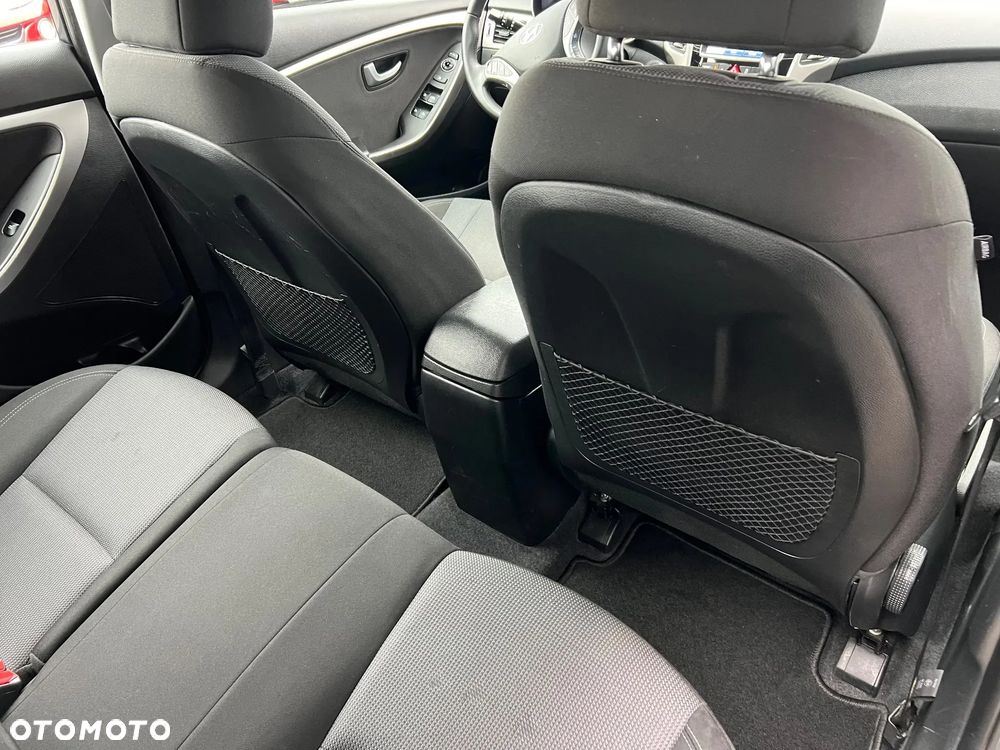 Hyundai i30 1.6 CRDi Automatik Style - 12