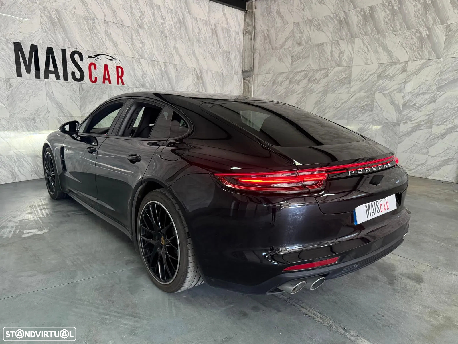 Porsche Panamera 4 E-Hybrid Platinum Edition - 4