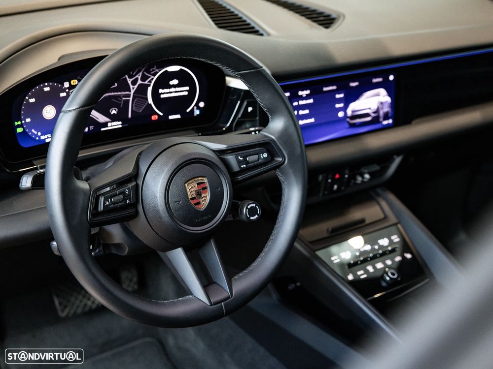 Porsche Macan Electric - 22