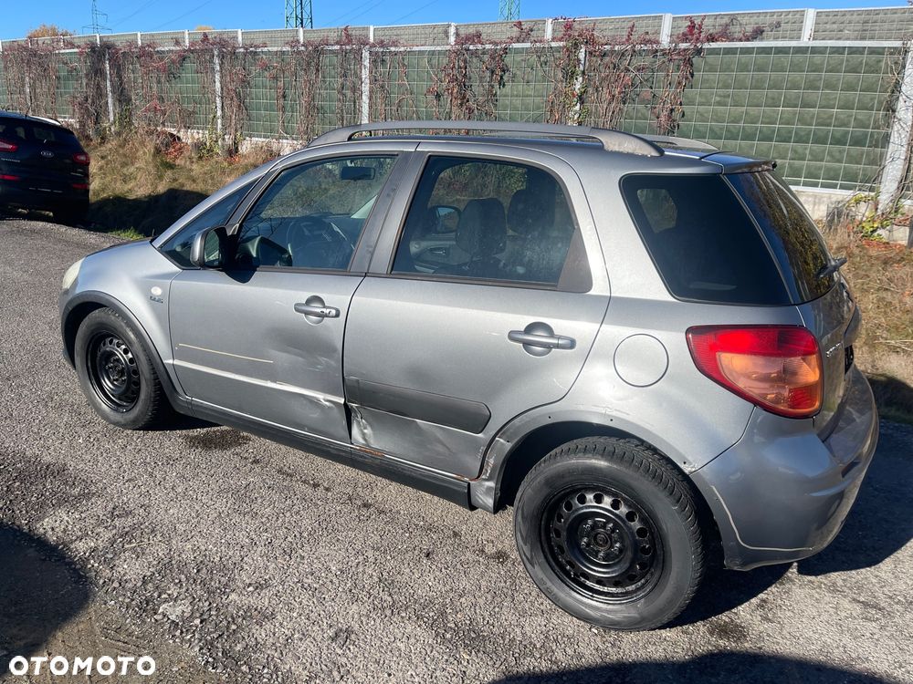 Suzuki SX4 1.9 DDiS DPF 4x4 Club - 16