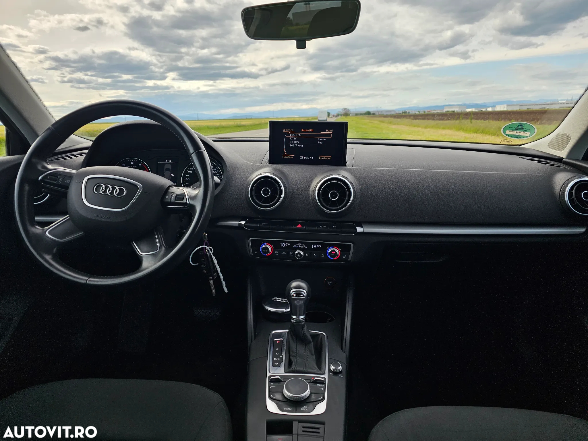 Audi A3 Sportback 1.2 TFSI Stronic Attraction - 4