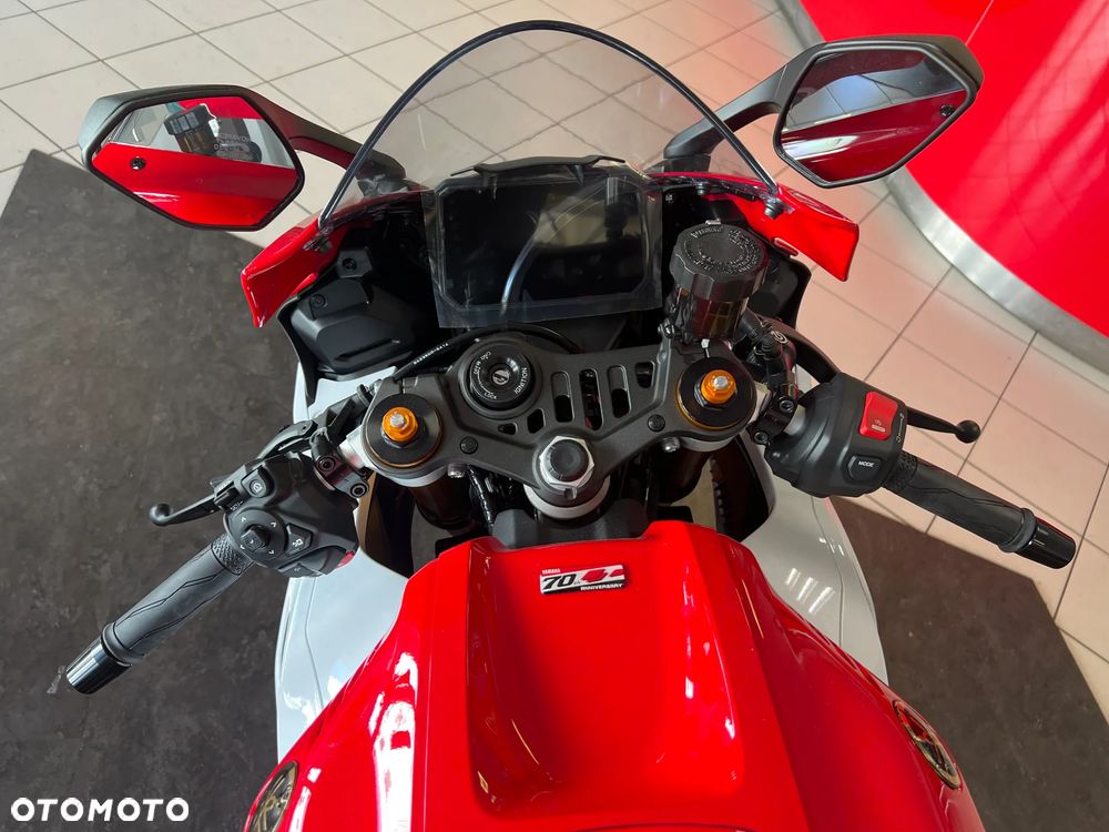 Yamaha R7 - 9