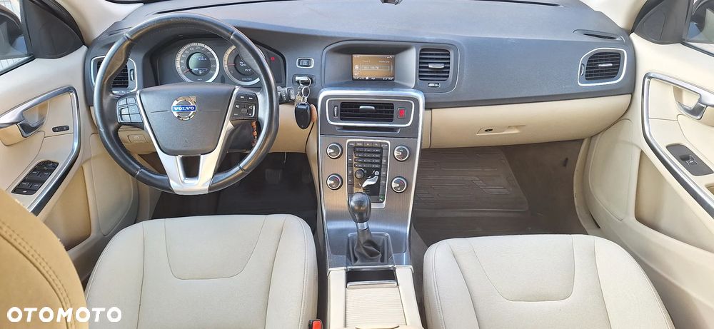 Volvo V60 D3 Momentum - 11