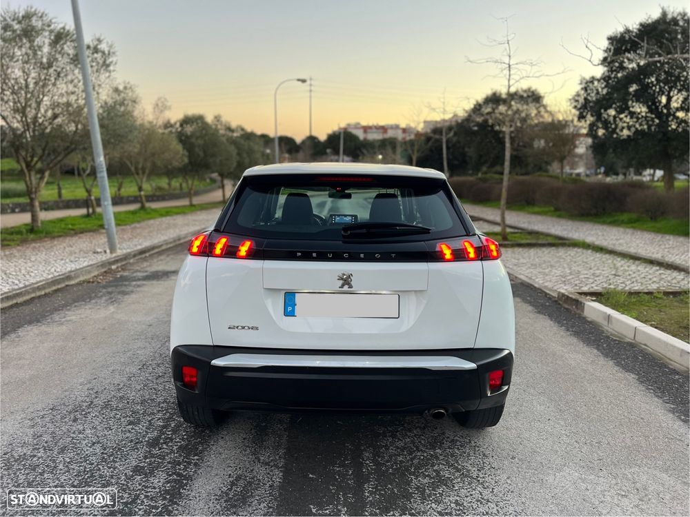 Peugeot 2008 - 4
