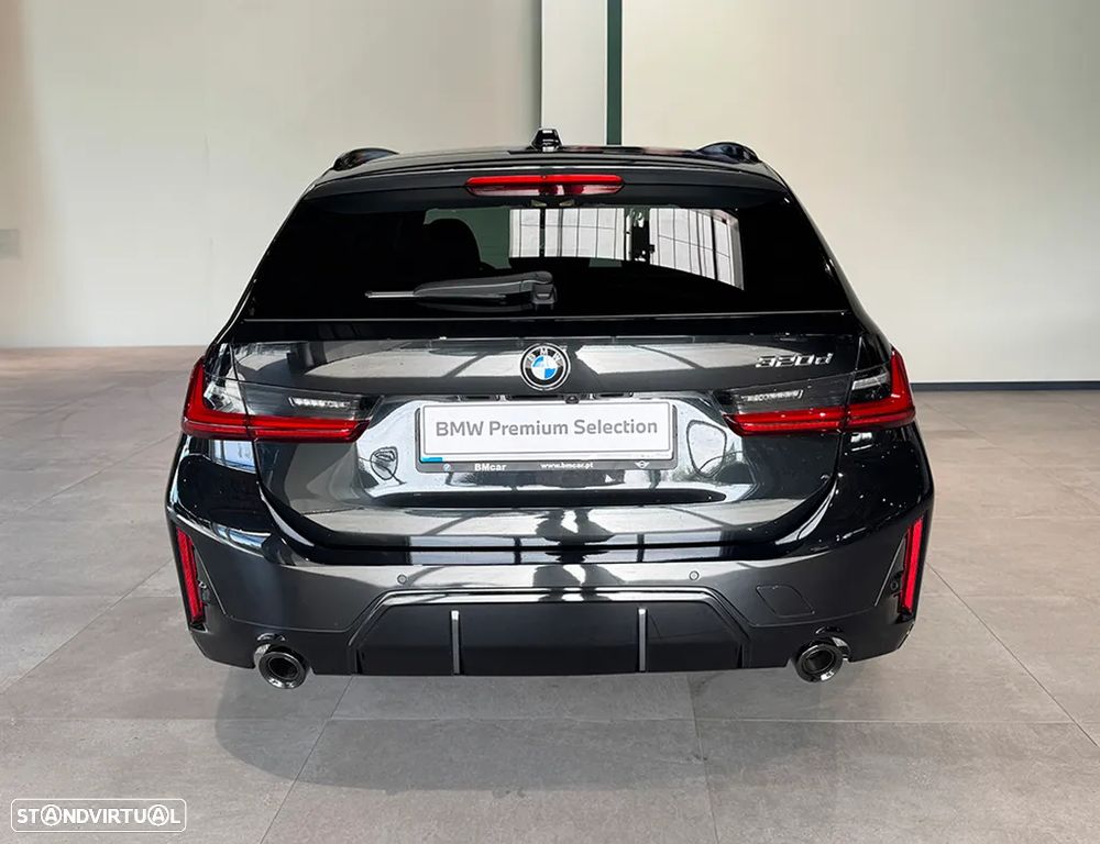 BMW 320 d Touring Pack Desportivo M Auto - 4