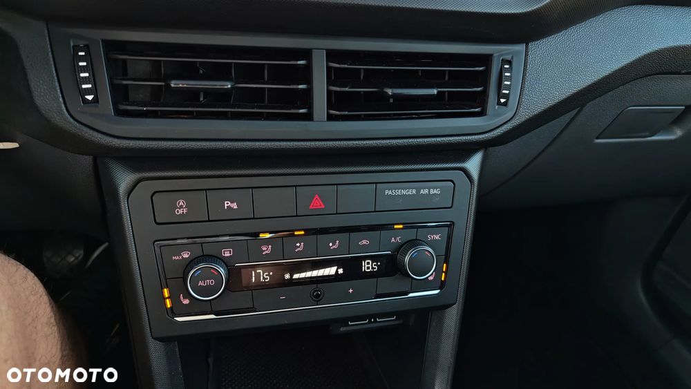 Volkswagen T-Cross - 12