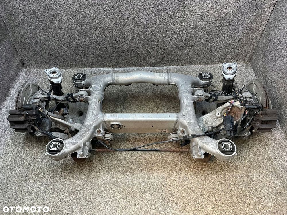 Belka wozek zawieszenie wahacze zaciski tarcze drazek tyl BMW F11 2.0D N47 - 6