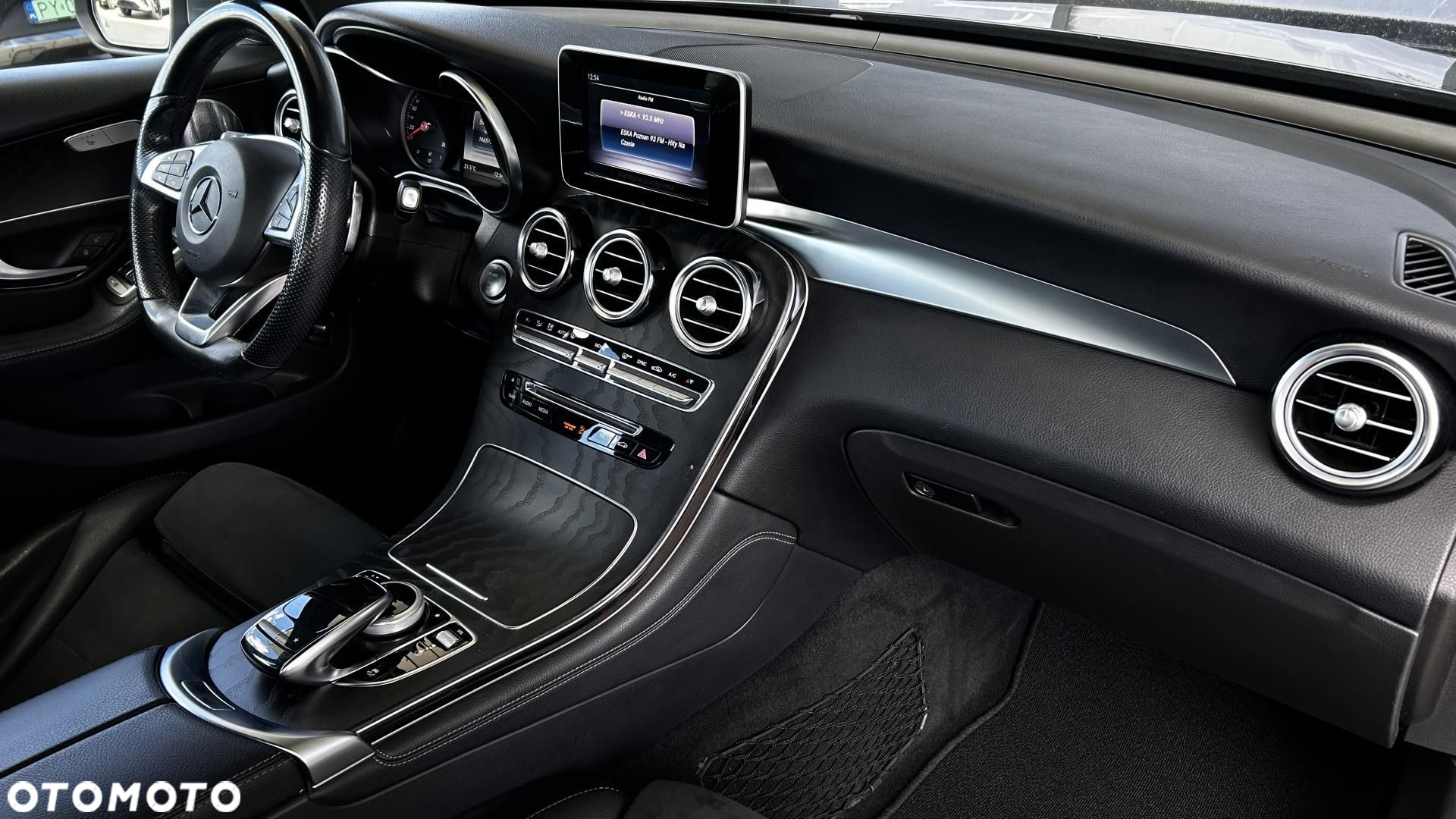 Mercedes-Benz GLC - 27