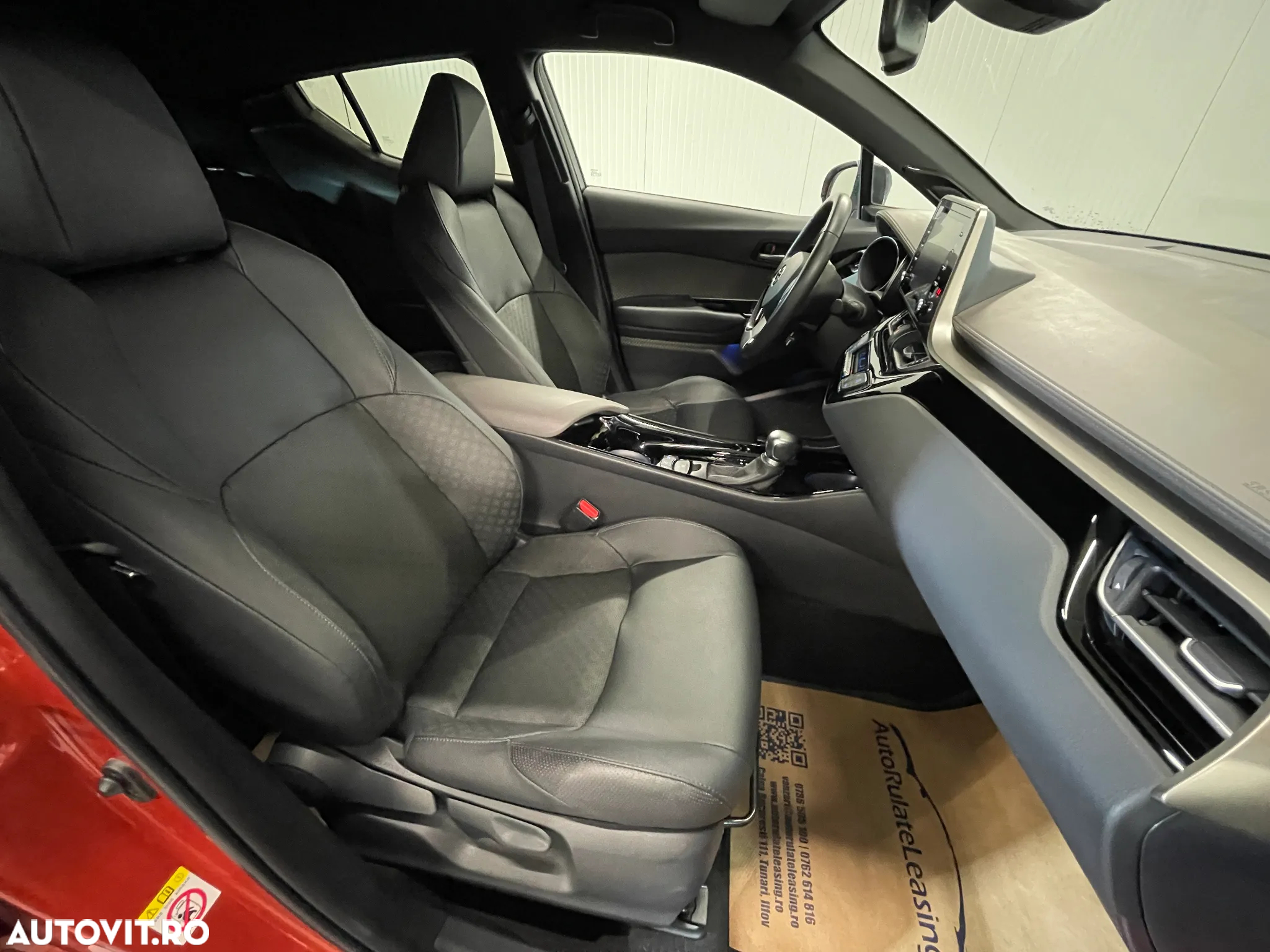 Toyota C-HR 2.0 HSD 184 CP 4x2 CVT Classy Bi-Tone - 9